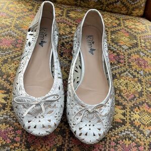 K & M Silver Laser Cut Leather Flats